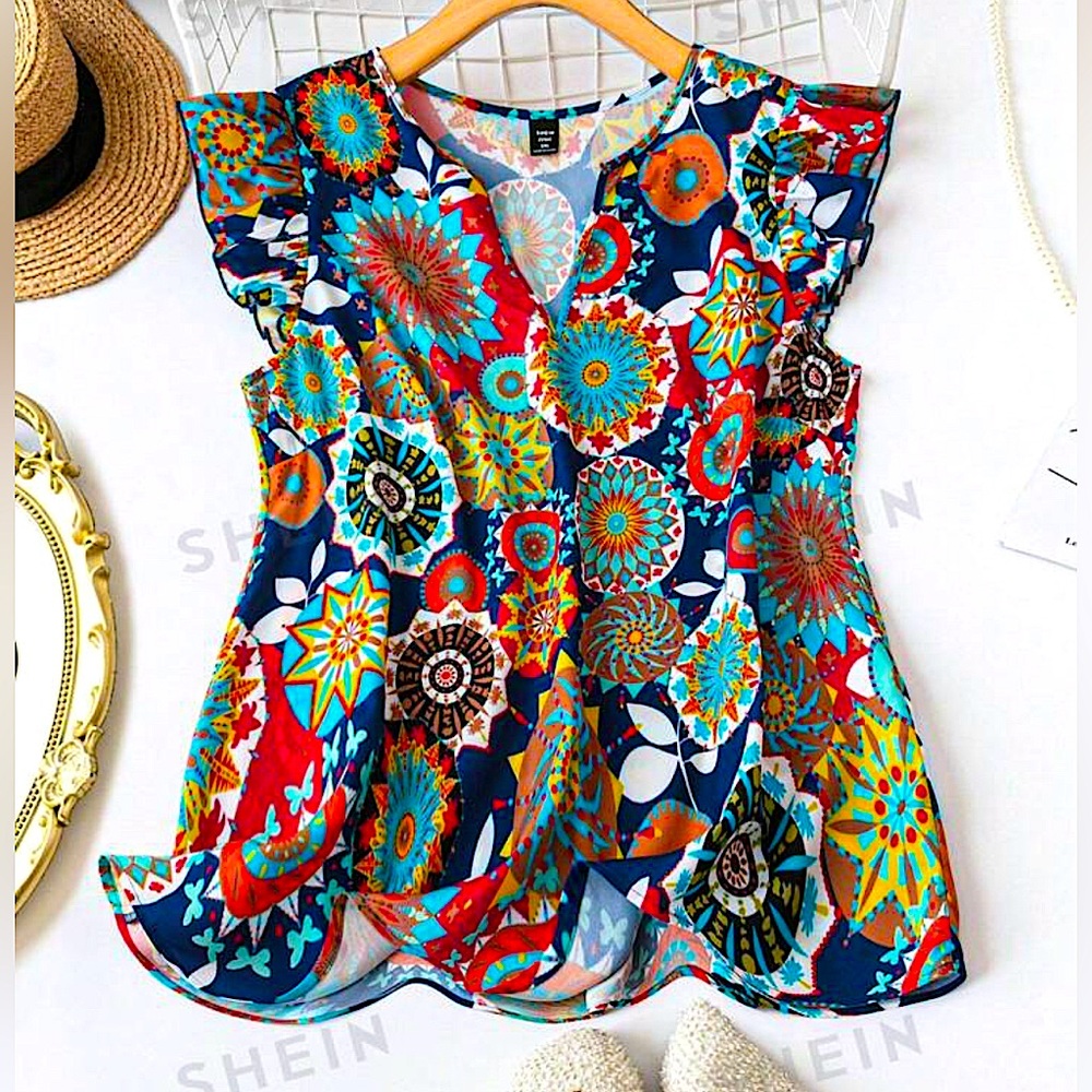 Women’s Clasi Plus Size Paisley Print V Neckline and Short Sleeves! Size 3XL.